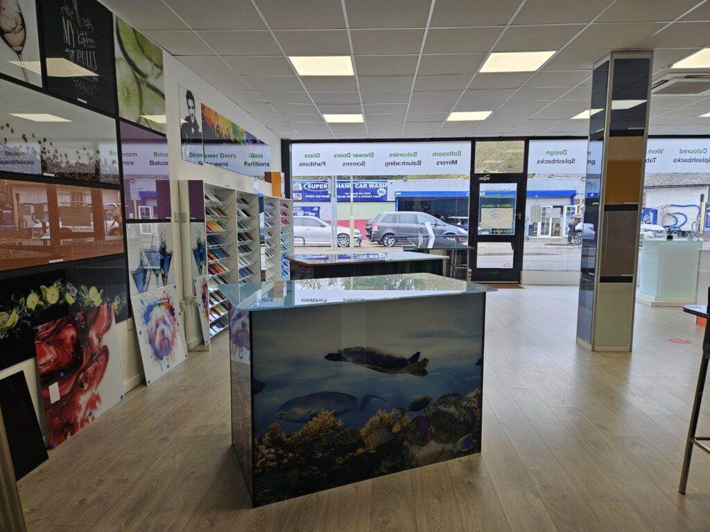 glass inspirations fleet showroom 125638 (large)